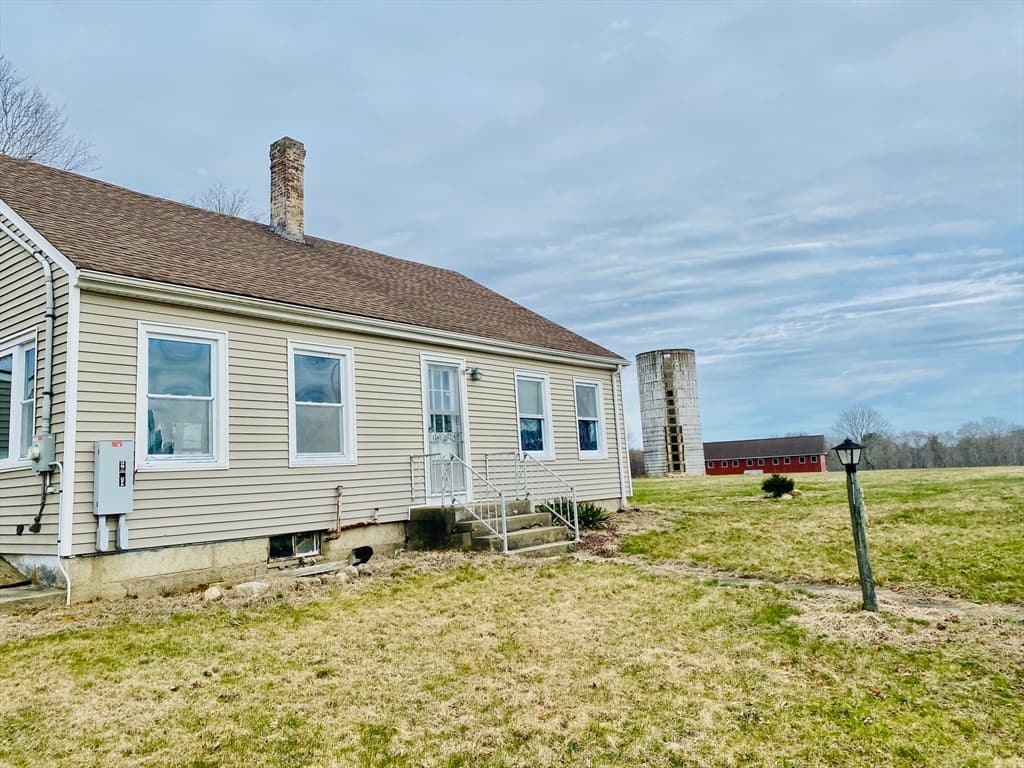 335 Old Fall River Rd, Dartmouth MA 02747 photo 27