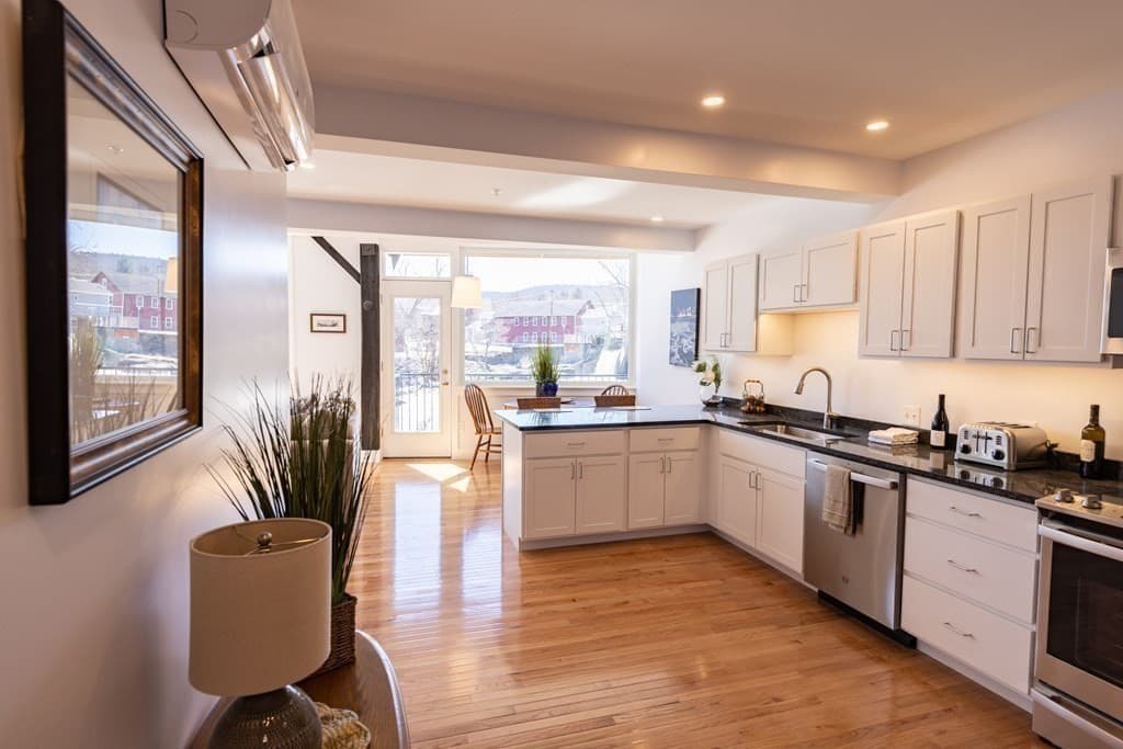 Condominium at 10 Deerfield Ave # 5, Shelburne MA 01370, Shelburne, photo 13 of 28