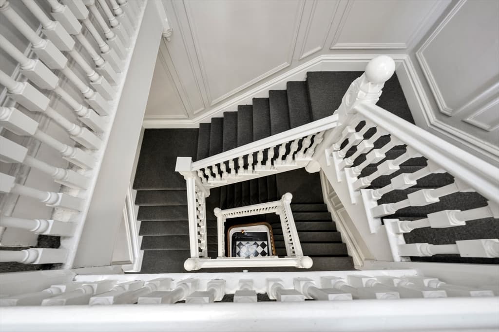 5+ Family - Rooming House at 164 Marlborough St, Boston MA 02116, photo 12 of 15