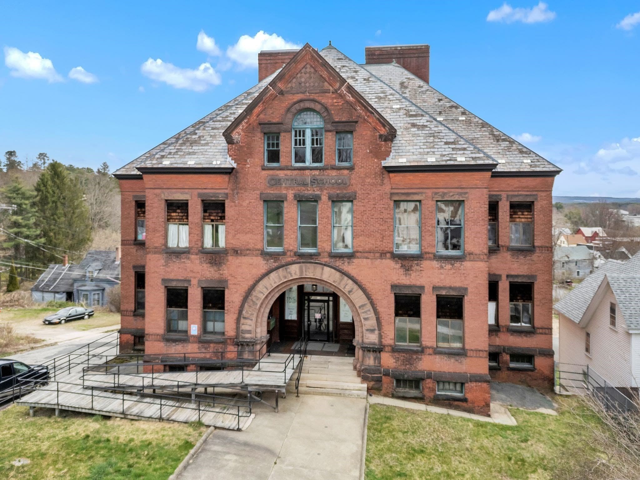 34 N Main St, Orange MA 01364