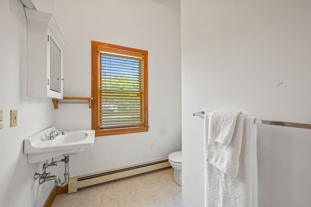 Single Family Residence at 231 Crowell Road, Chatham MA 02633, Chatham, photo 6 of 27