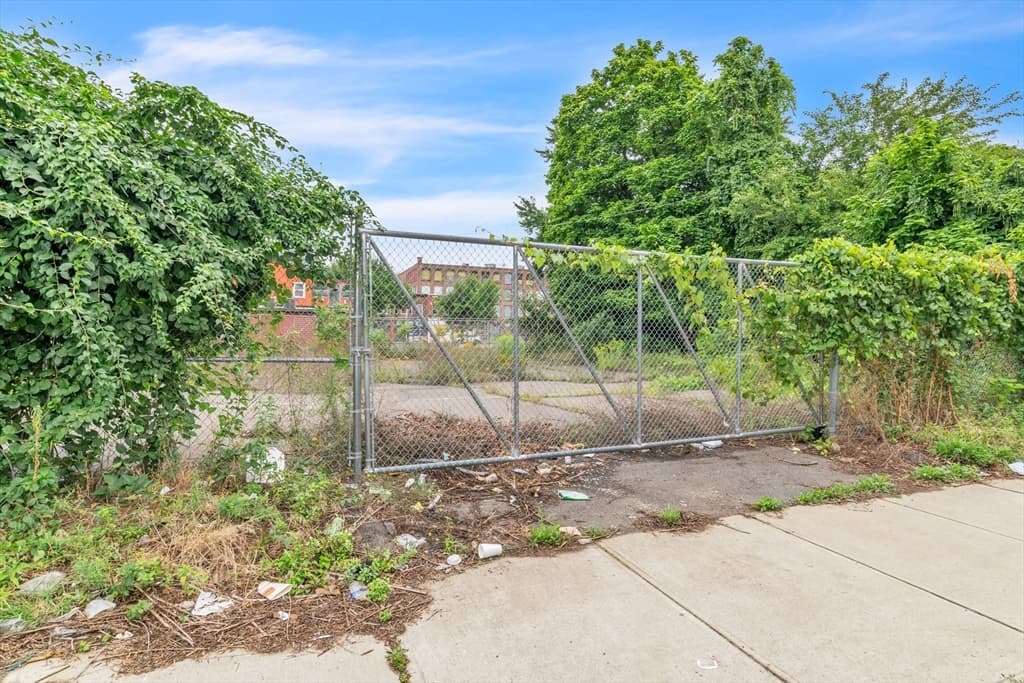 Commercial Sale at 12 Crescent St, Holyoke MA 01040, Holyoke, photo 9 of 12