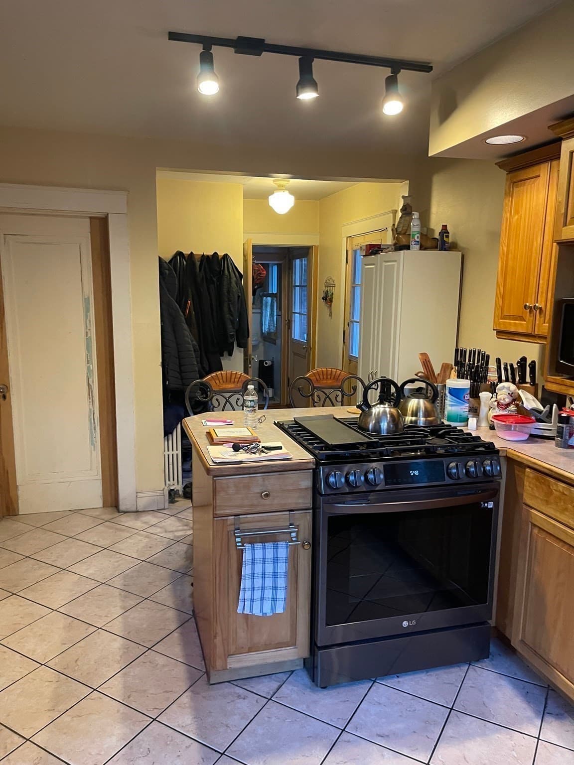 Single Family Residence at 37 Harrison St, Taunton MA 02780, photo 12 of 21