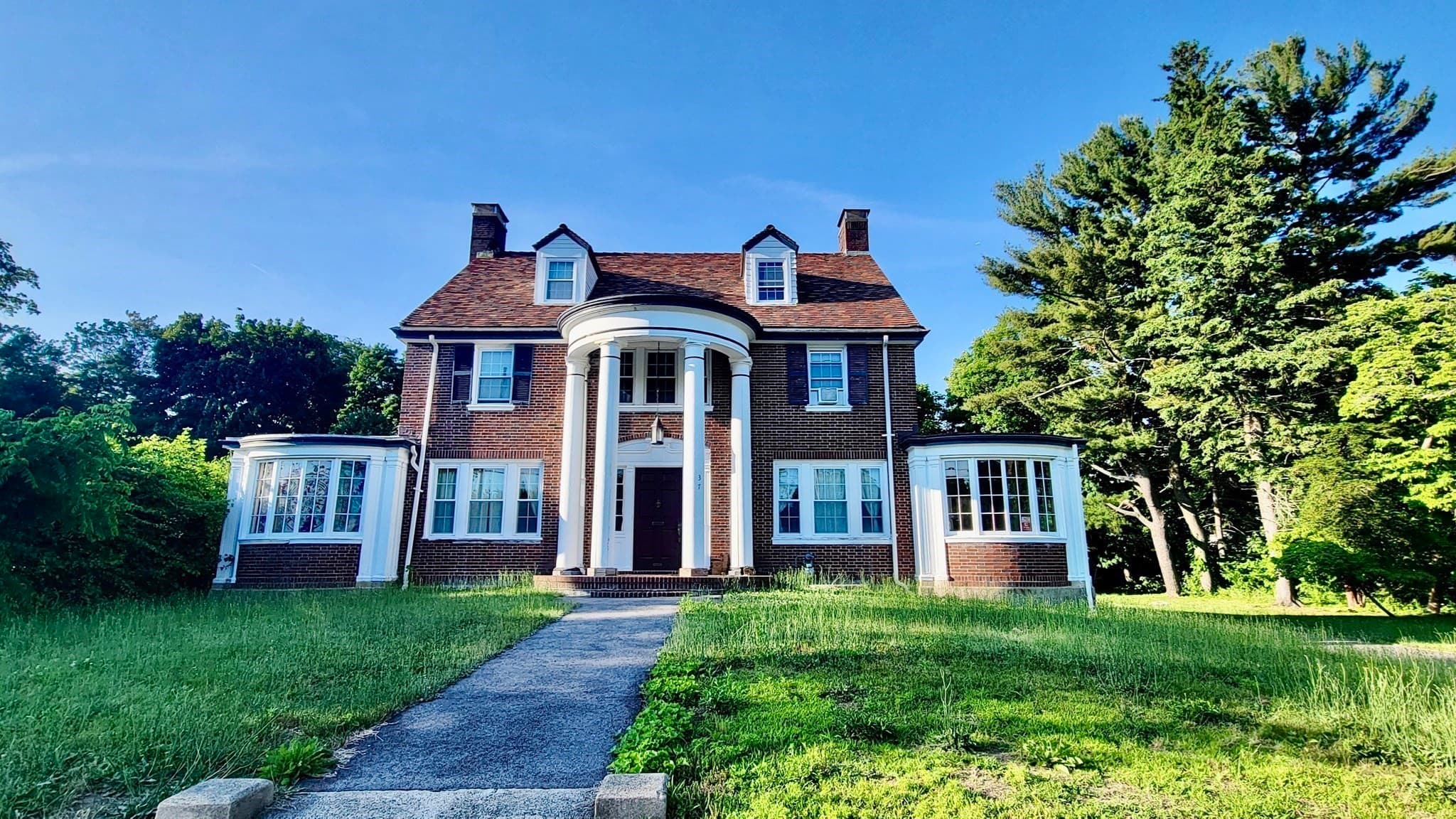 37 Harrison St, Taunton MA 02780