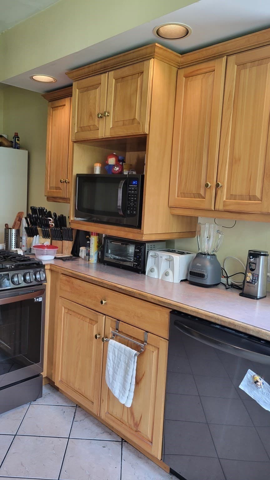 Single Family Residence at 37 Harrison St, Taunton MA 02780, photo 11 of 21