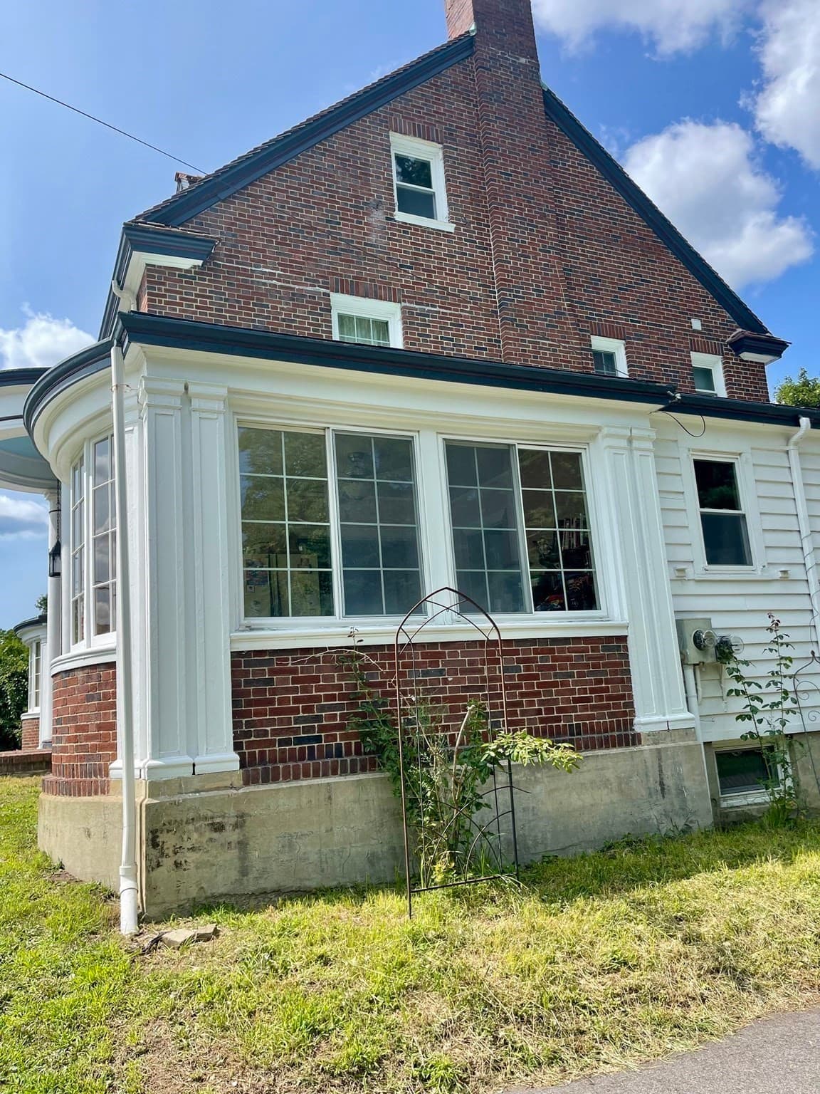 Single Family Residence at 37 Harrison St, Taunton MA 02780, photo 4 of 21