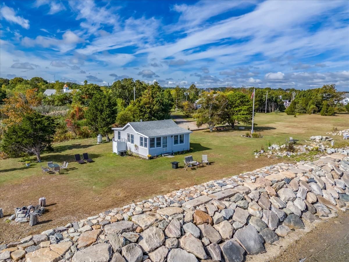 Single Family Residence at 77 Hedge Rd, Plymouth MA 02360, photo 6 of 32