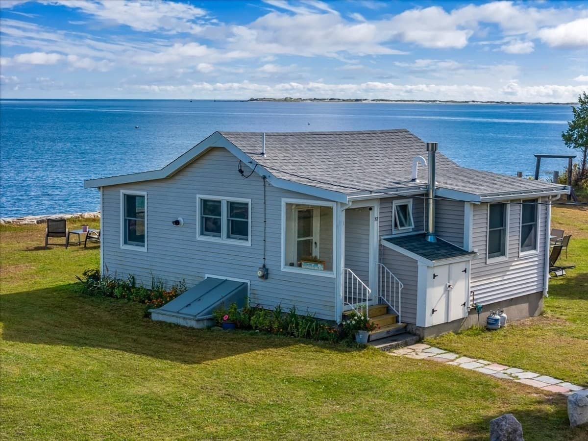 Single Family Residence at 77 Hedge Rd, Plymouth MA 02360