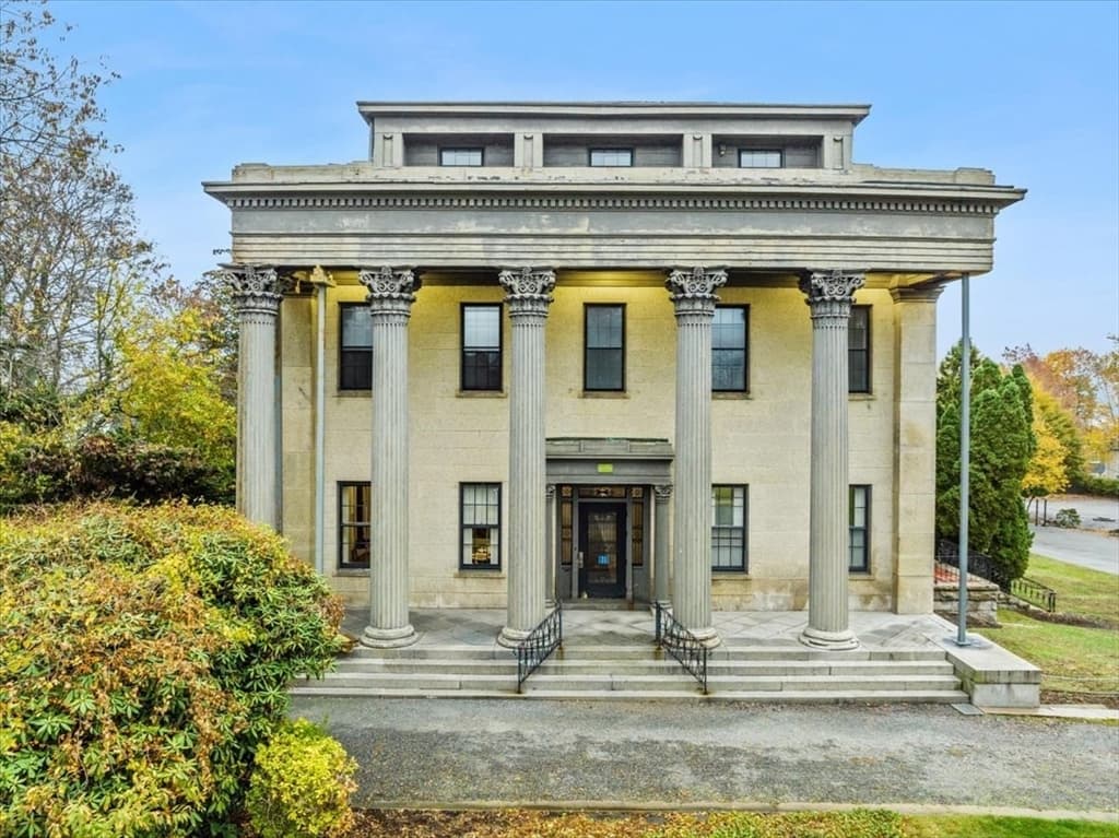 388 County Street, New Bedford MA 02740