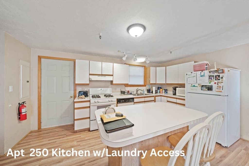 5-9 Family at 172 Washington St, Pembroke MA 02359, photo 27 of 42