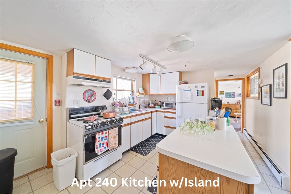 5-9 Family at 172 Washington St, Pembroke MA 02359, photo 26 of 42