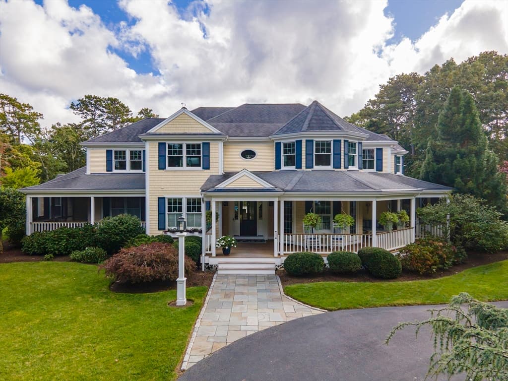 26 Walkerwoods Dr, Harwich MA 02645