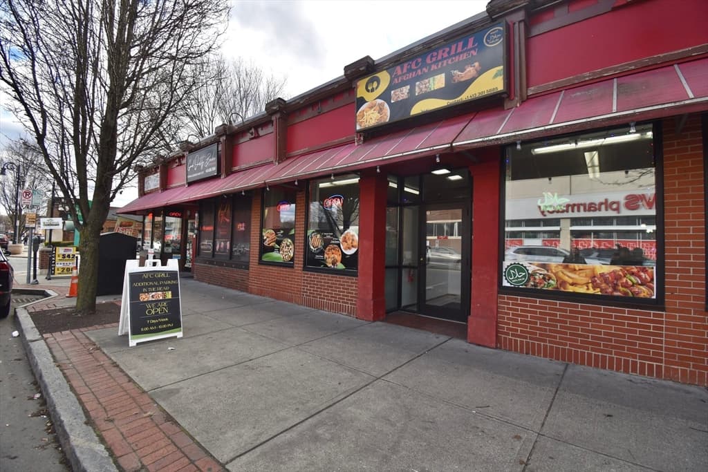 982 Main St, Springfield MA 01103
