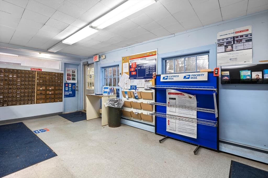 Commercial at 36 Carriage Shop Rd, Falmouth MA 02536, Falmouth, photo 8 of 9