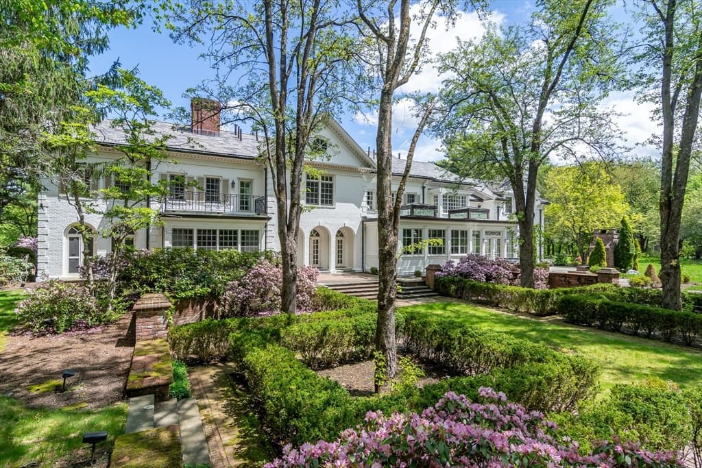 200 Pond Road, Wellesley MA 02482 photo 2