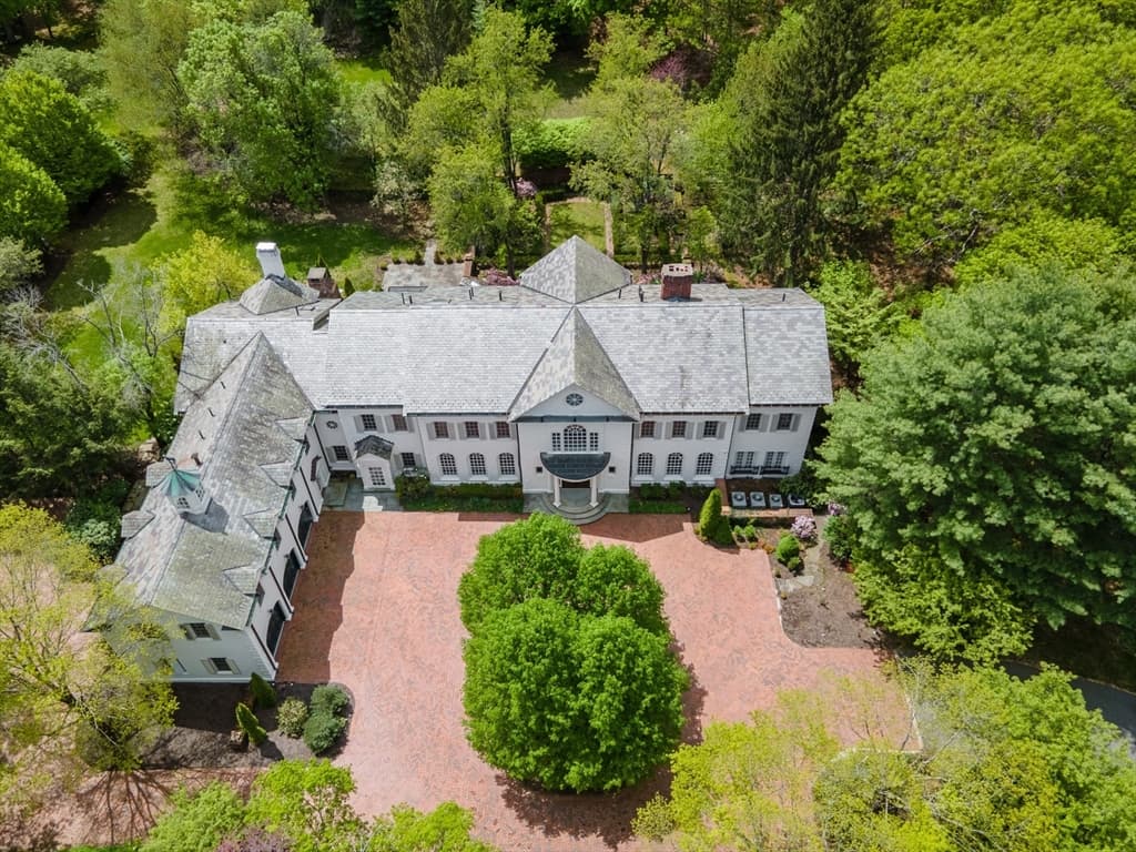 200 Pond Road, Wellesley MA 02482
