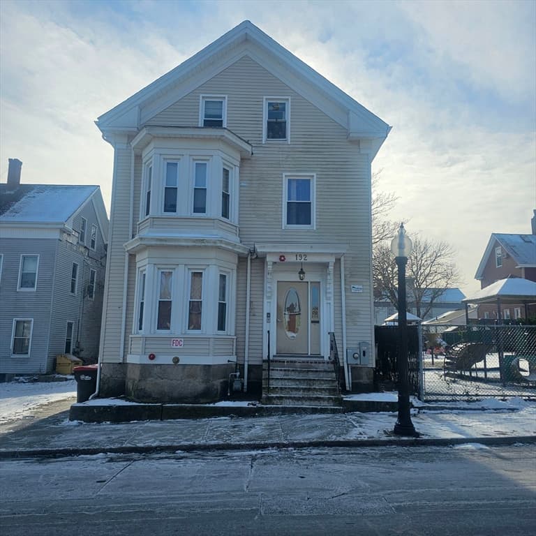 192 Walnut St, New Bedford MA 02740