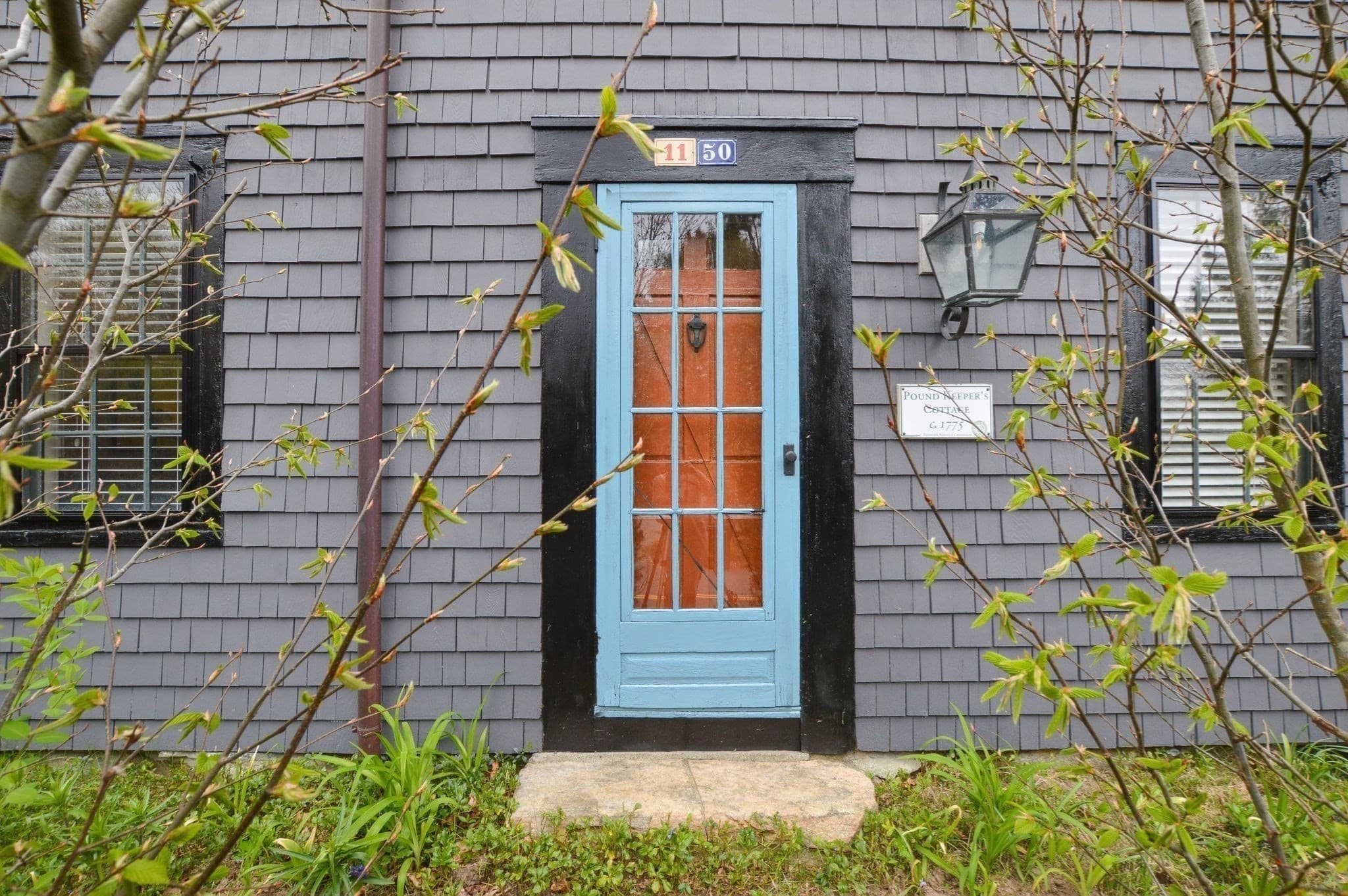 Single Family Residence at 1150 Russells Mills Rd, Dartmouth MA 02748, photo 4 of 32
