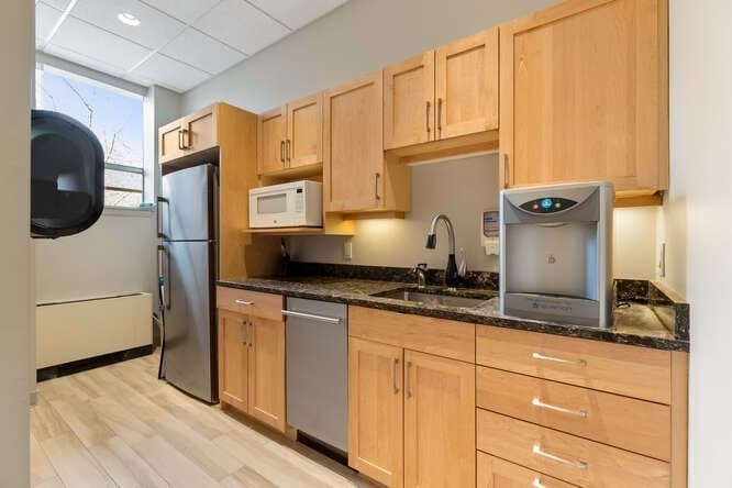 2 Hawthorne # 112n, Boston MA 02114