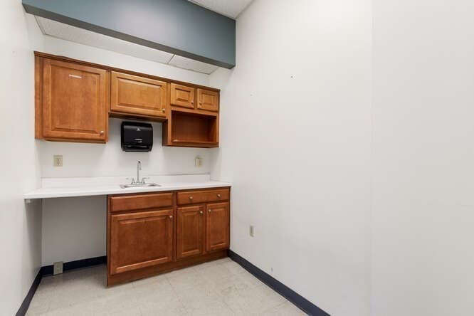2 Hawthorne # 114n, Boston MA 02114 photo 2