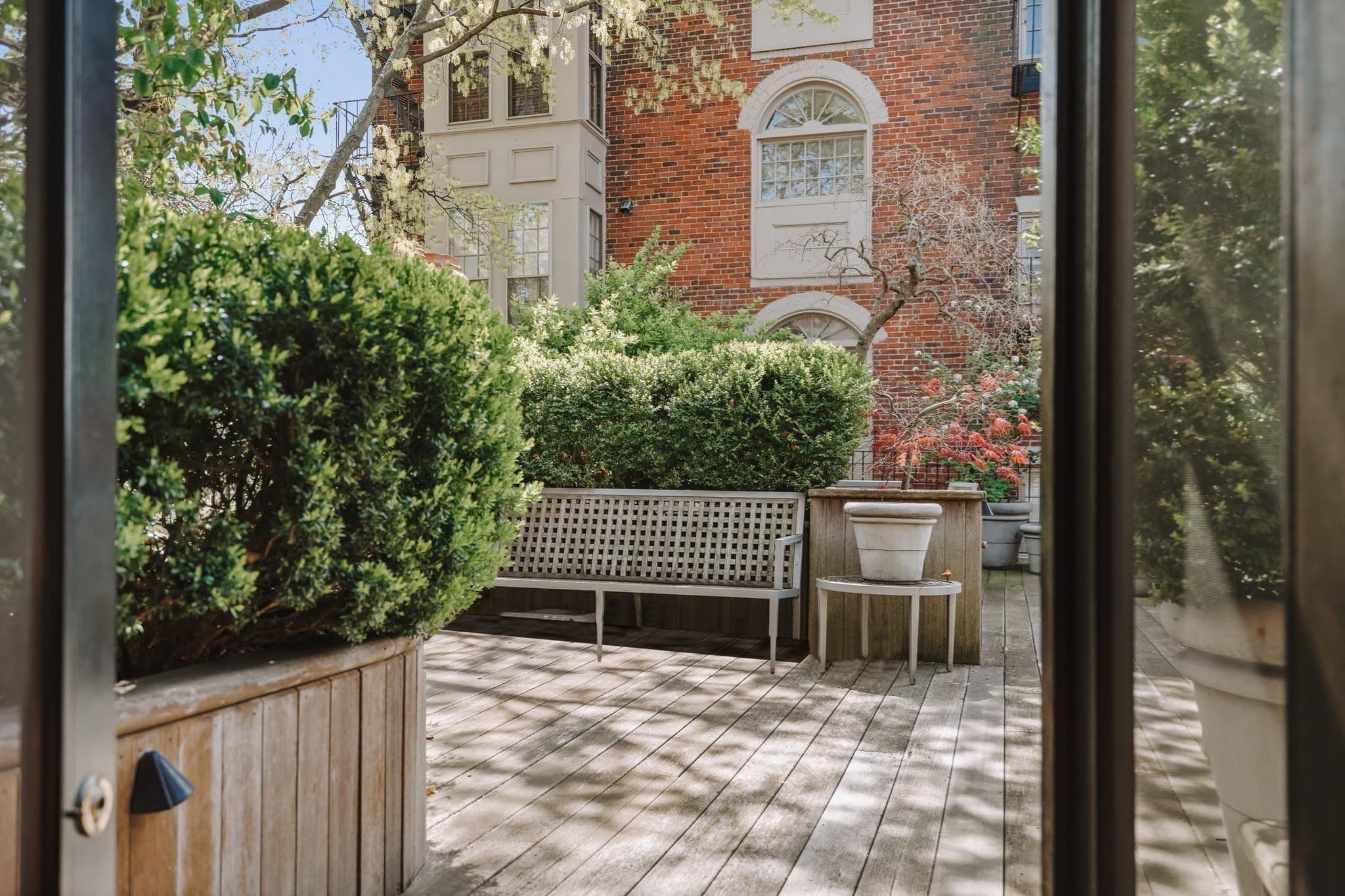 Single Family Residence at 86 Mount Vernon Street, Boston MA 02108, photo 12 of 26