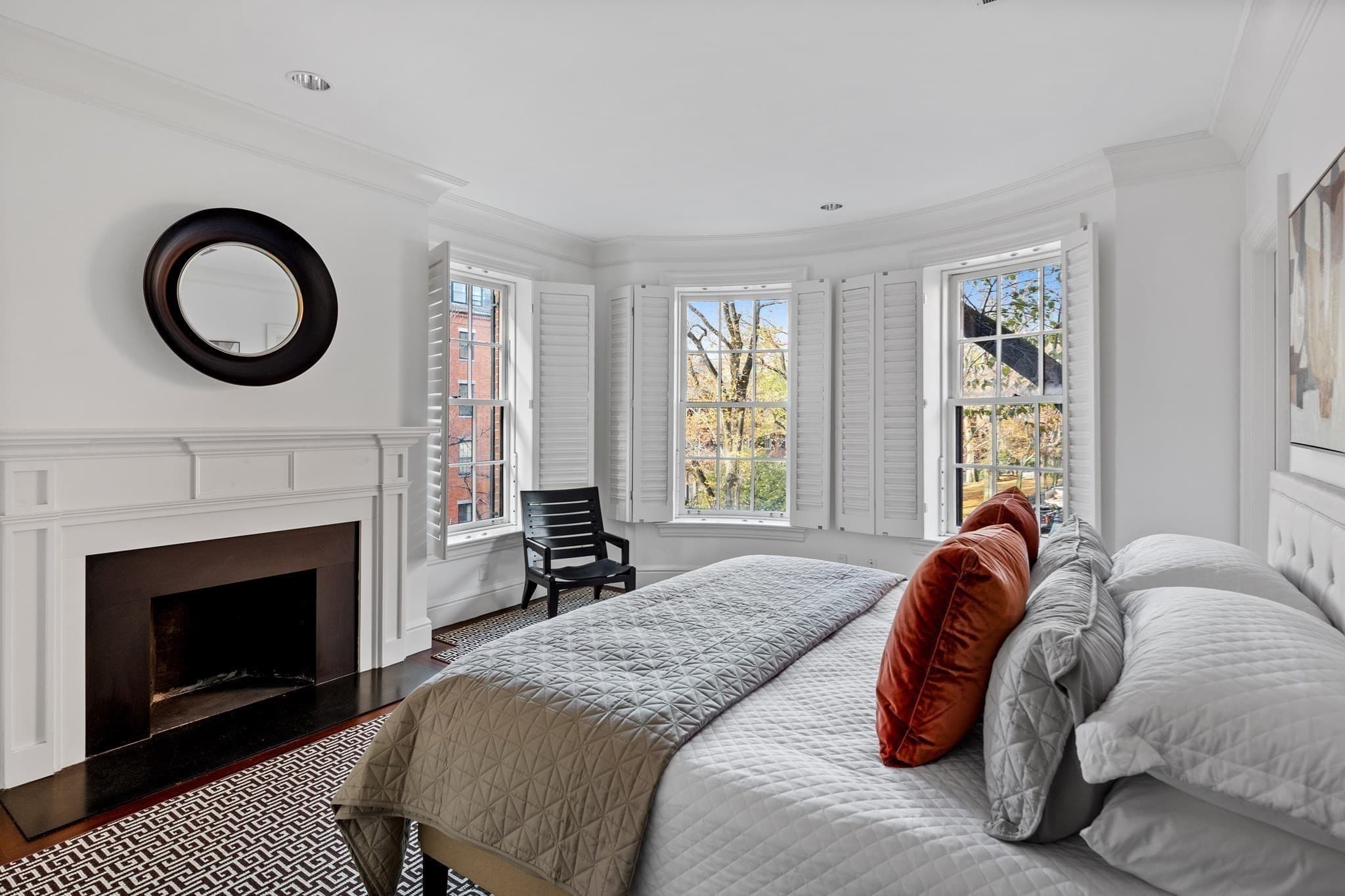 Single Family Residence at 86 Mount Vernon Street, Boston MA 02108, photo 21 of 26