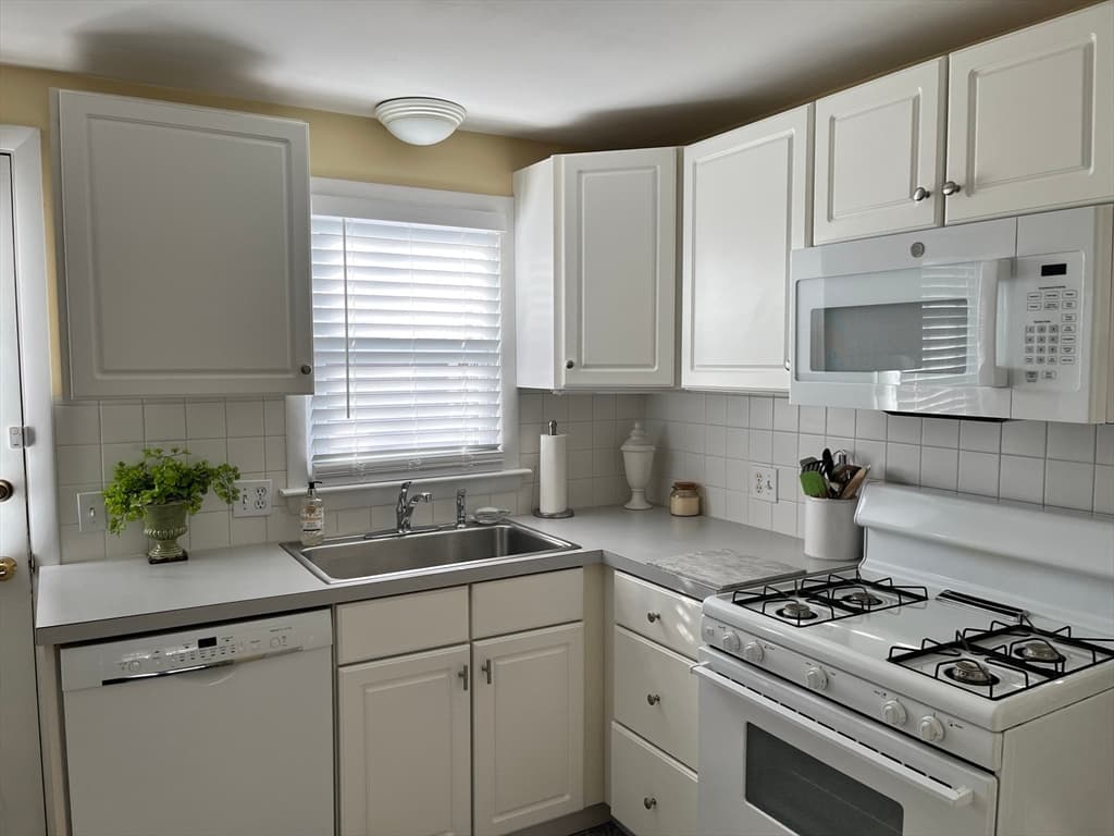 Condominium at 197A West Shore Drive # A, Marblehead MA 01945, Marblehead, photo 6 of 37