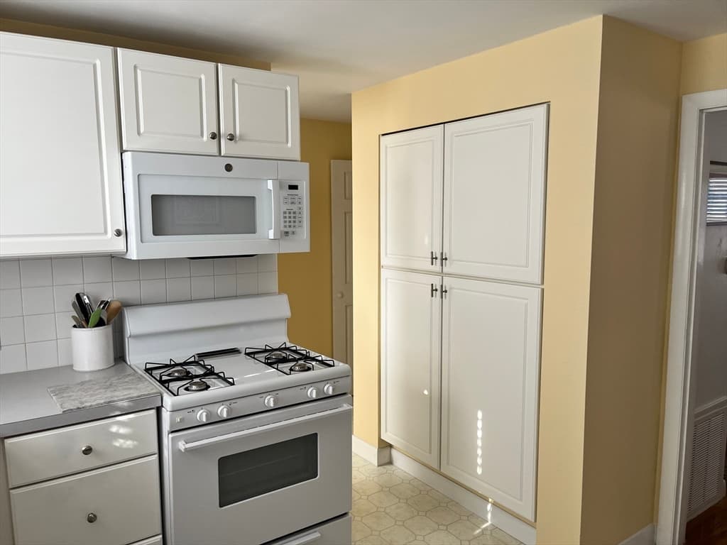 Condominium at 197A West Shore Drive # A, Marblehead MA 01945, Marblehead, photo 7 of 37