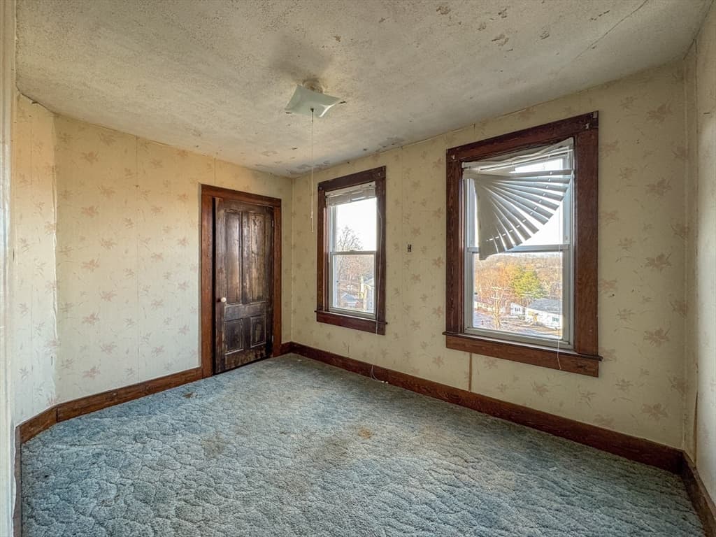 Single Family Residence at 34 Smithfield Rd, Woonsocket RI 02895, Woonsocket, photo 10 of 35