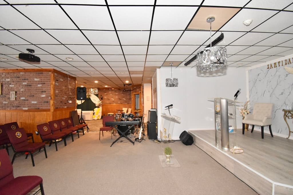 570-582 Main St, Springfield MA 01119 photo 7