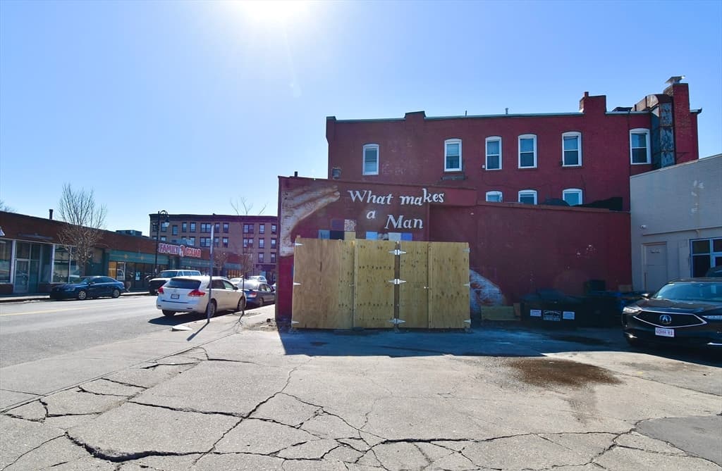 570-582 Main St, Springfield MA 01119 photo 4