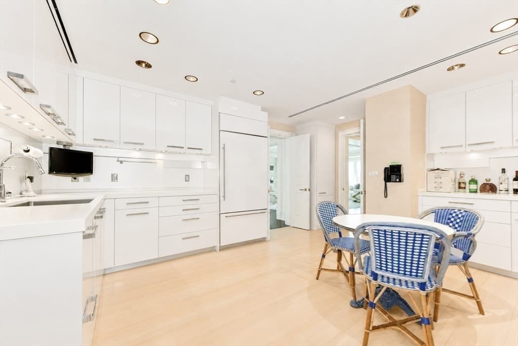 Condominium at 776 Boylston Street, Boston MA 02199, Boston, photo 11 of 30