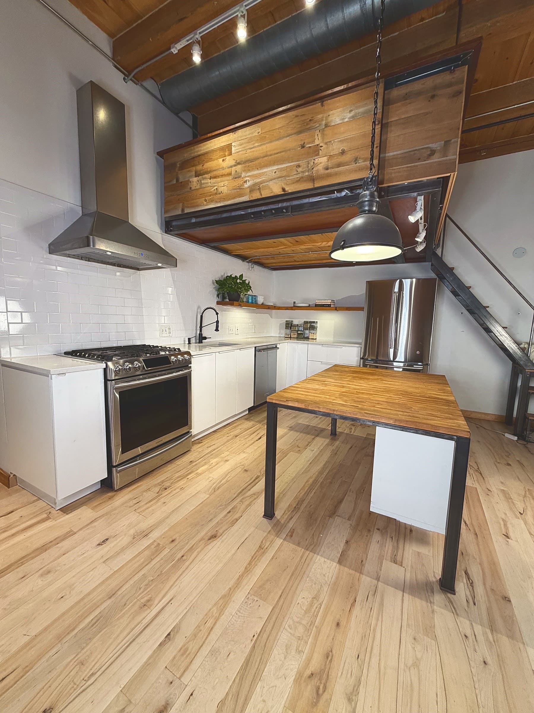 21 Wormwood St # 218, Boston MA 02210