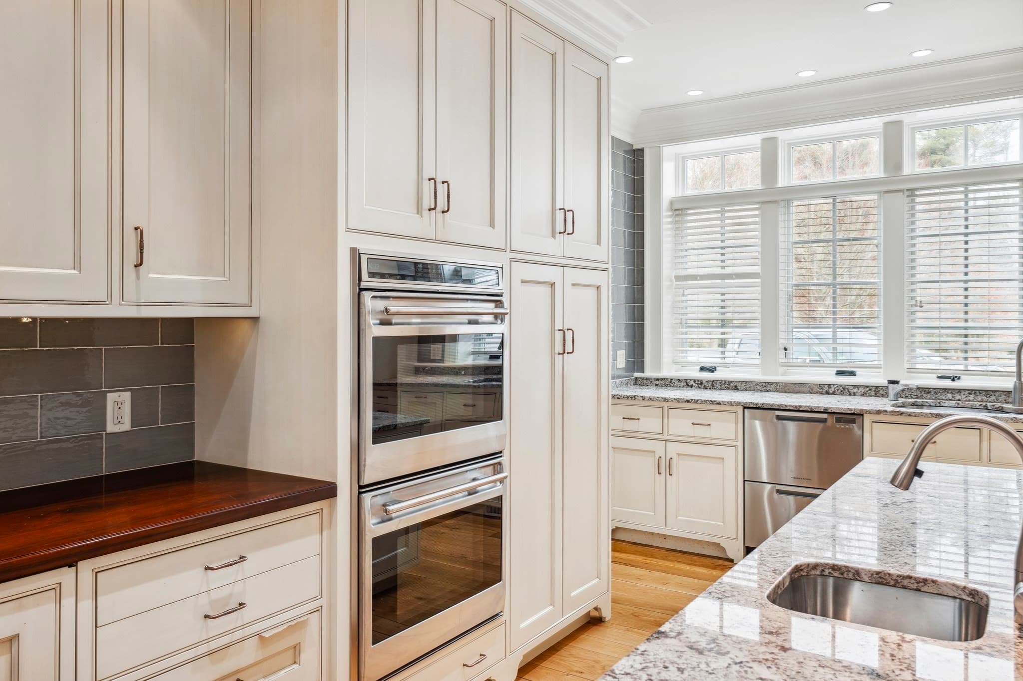 Single Family Residence at 19 High Ridge Dr, Mattapoisett MA 02739, photo 10 of 32