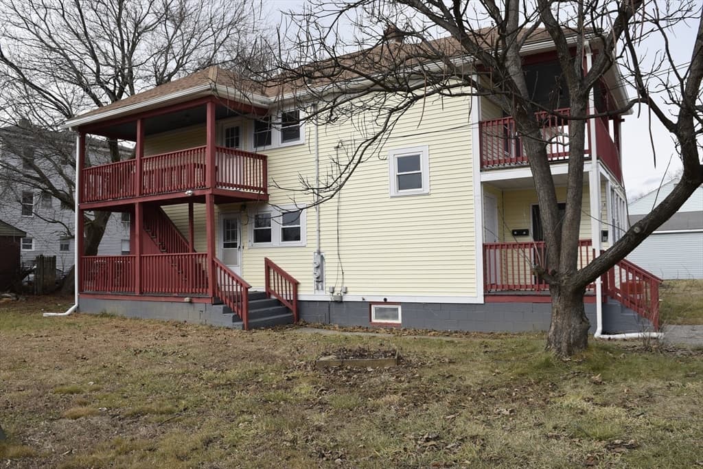 Multi Family at 7 Pearl Street, Southbridge MA 01550, photo 2 of 41
