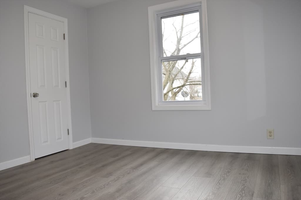 Multi Family at 7 Pearl Street, Southbridge MA 01550, photo 6 of 41