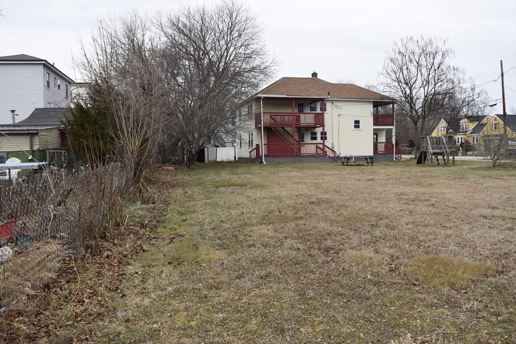 Multi Family at 7 Pearl Street, Southbridge MA 01550, photo 36 of 41