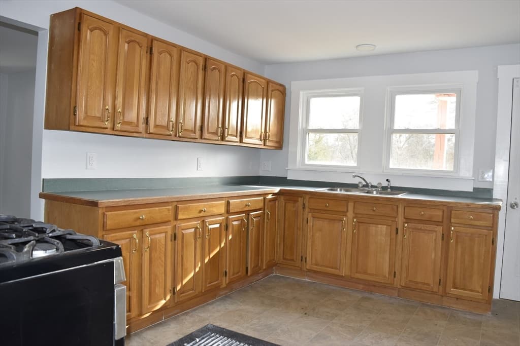 Multi Family at 7 Pearl Street, Southbridge MA 01550, photo 24 of 41