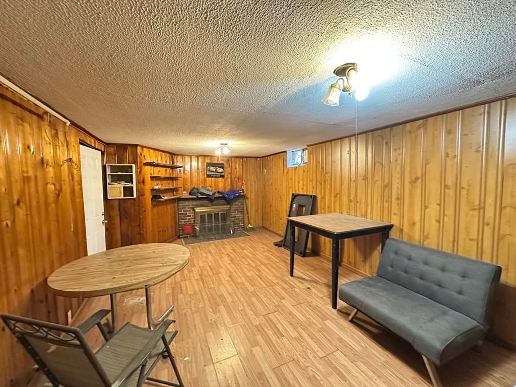 137 Carroll St, Springfield MA 01108 photo 17