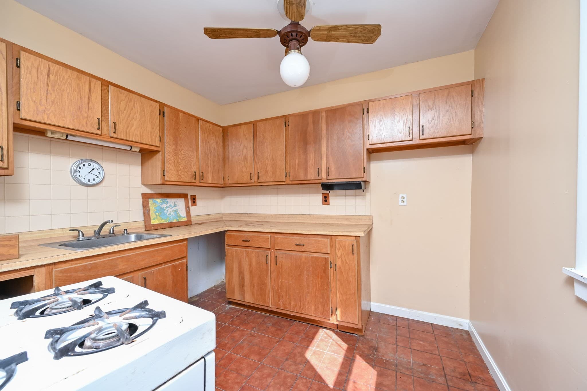 Single Family Residence at 23 Wyola Rd, Hull MA 02045, photo 9 of 26