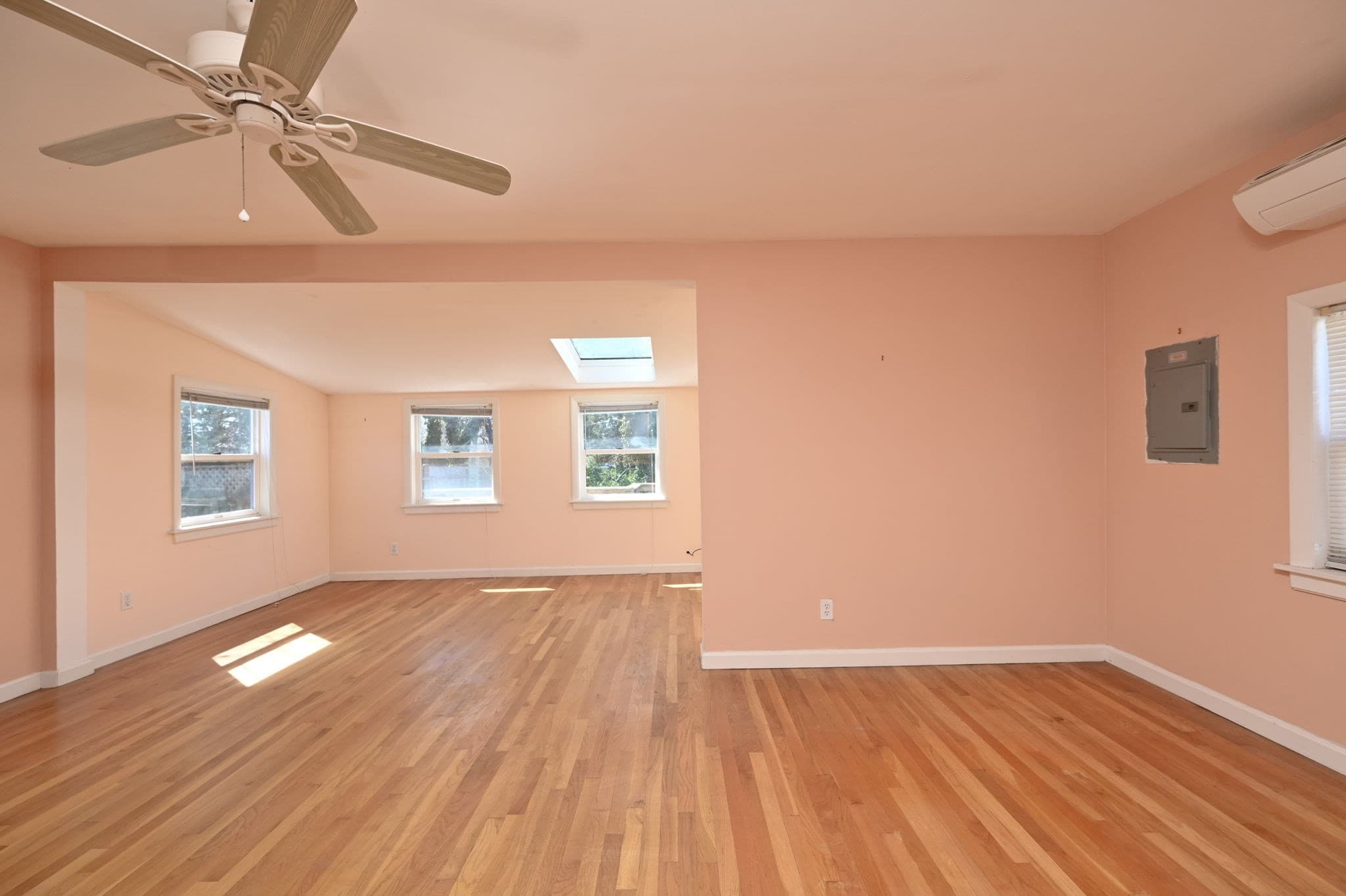 Single Family Residence at 23 Wyola Rd, Hull MA 02045, photo 4 of 26