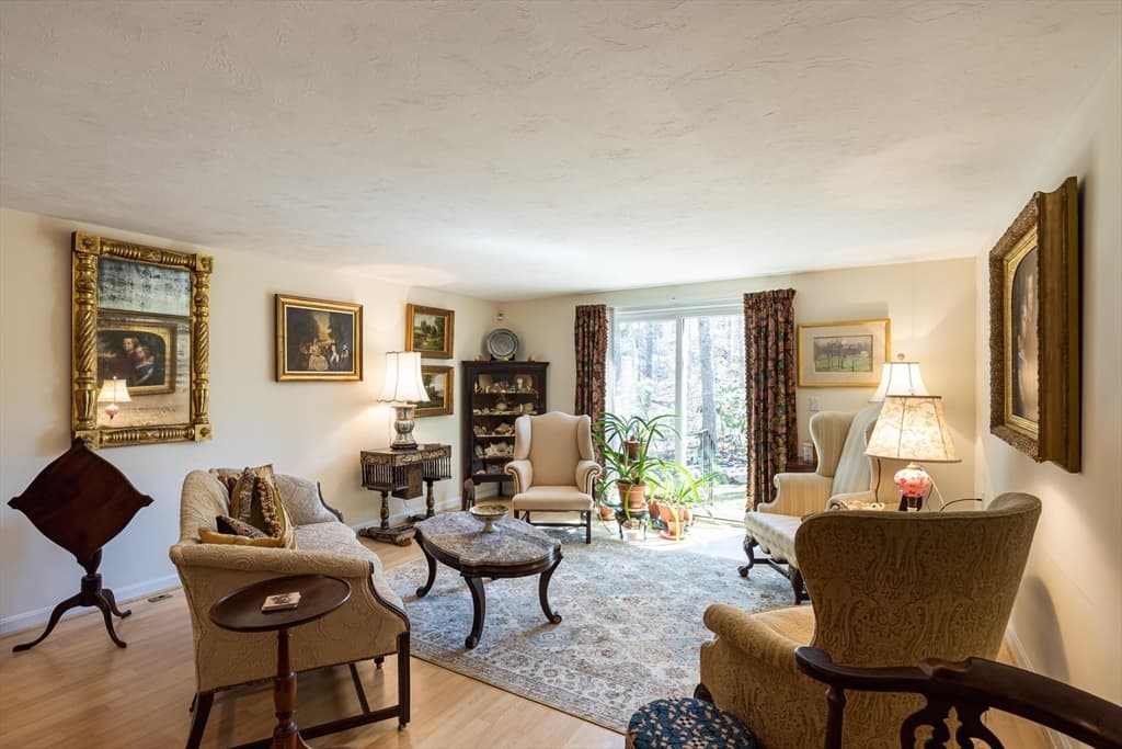 Condominium at 4 Bishops Park # 4, Mashpee MA 02649, photo 3 of 17