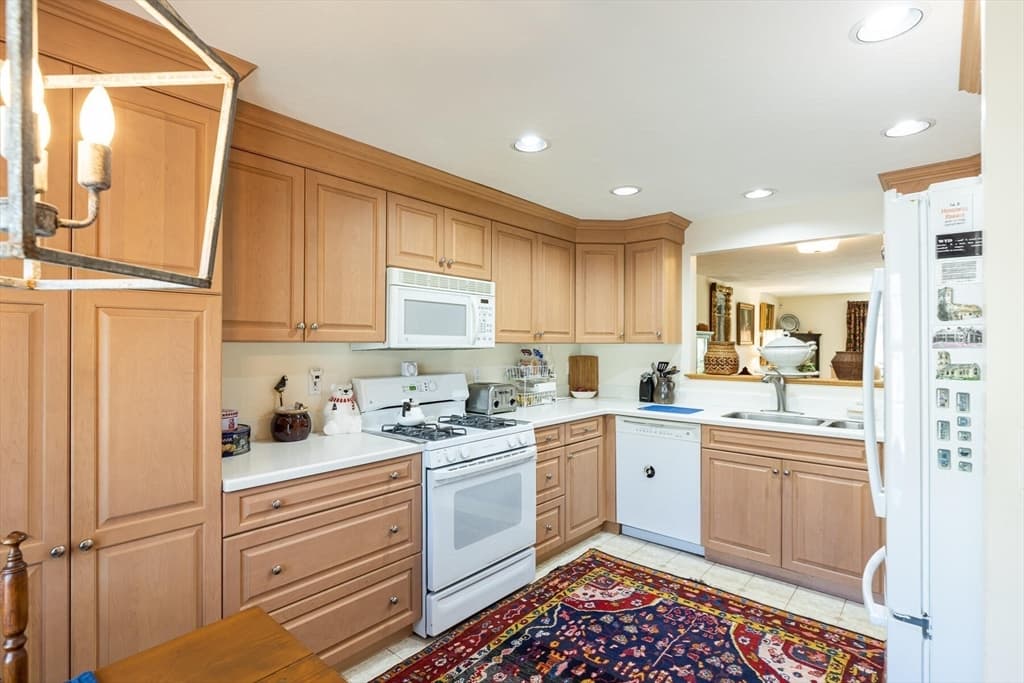 Condominium at 4 Bishops Park # 4, Mashpee MA 02649, photo 9 of 17