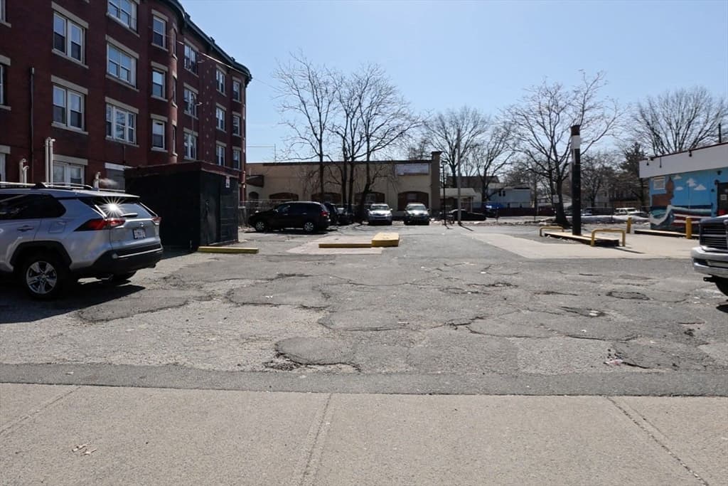 671 State St, Springfield MA 01109 photo 7
