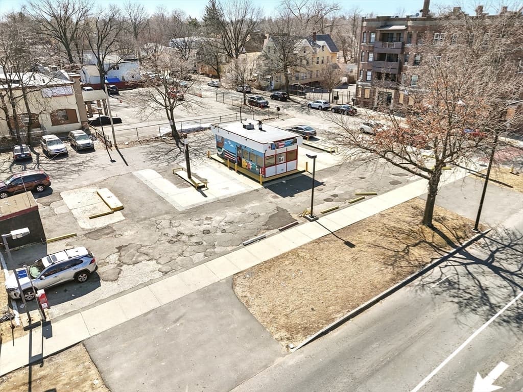 671 State St, Springfield MA 01109 photo 9