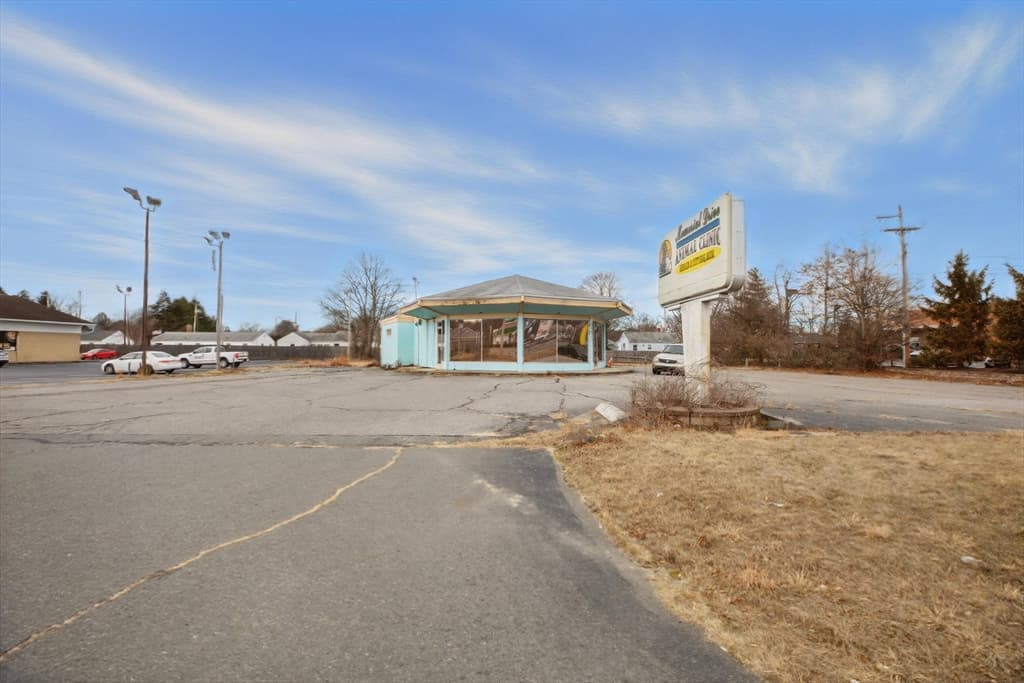 Commercial Sale at 1430 Memorial Dr, Chicopee MA 01020, photo 7 of 9