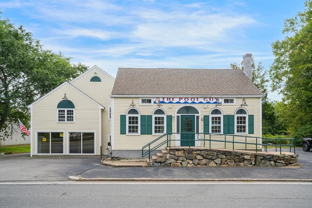 33 Library St, Georgetown MA 01833