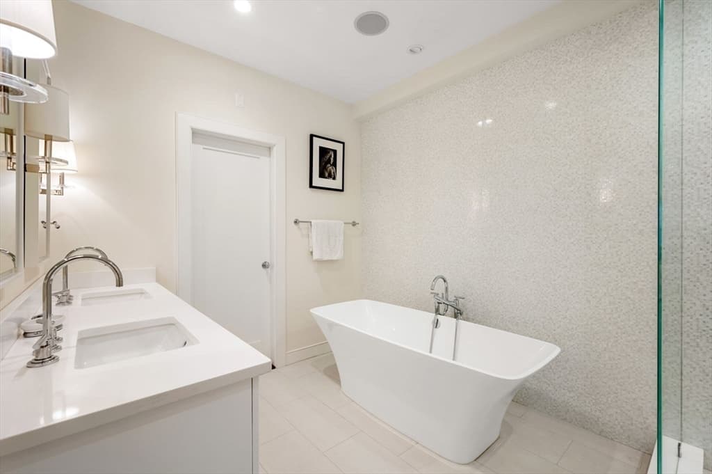 Condominium at One Winter Place # 3, Boston MA 02108, photo 29 of 38