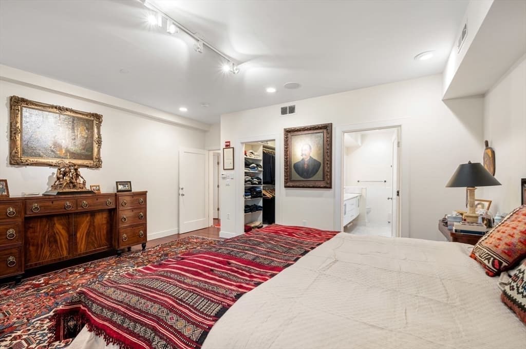 Condominium at One Winter Place # 3, Boston MA 02108, photo 25 of 38