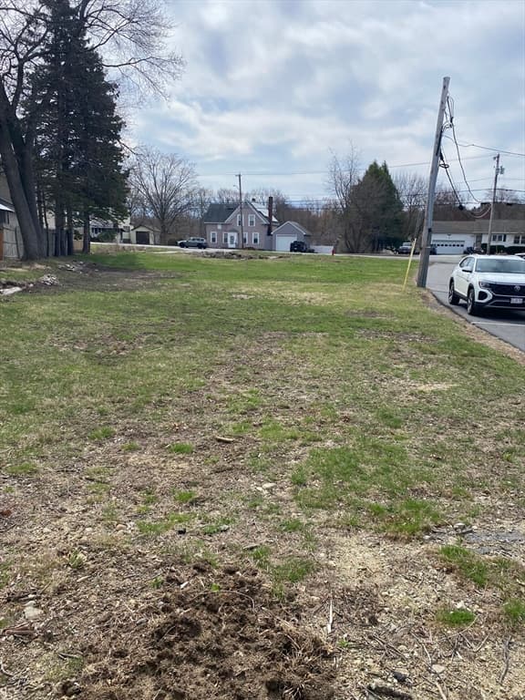 128 Pleasant Valley, Methuen MA 01844